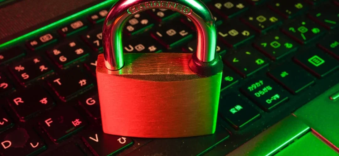 ia guerra iran fake Jorge Razo - Entrenador de emprendedores digitales Creadores ganan millones con videos FALSOS de la guerra de Irán hechos con IA